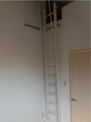 ロフト用のハシゴ、使わない時は邪魔になりません