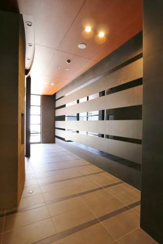 綺麗なエントランスです