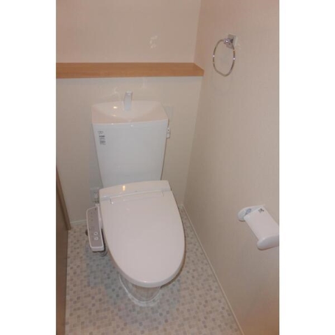 清潔感のあるトイレですね