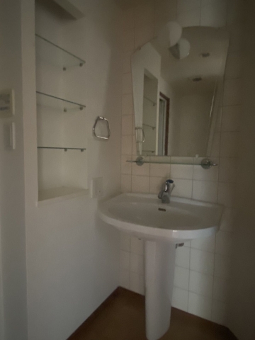 脱衣所も広々です