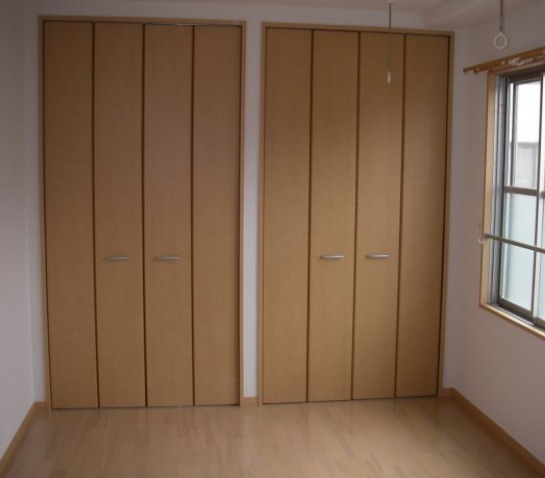 クローゼットが2つあるので収納にも困りません