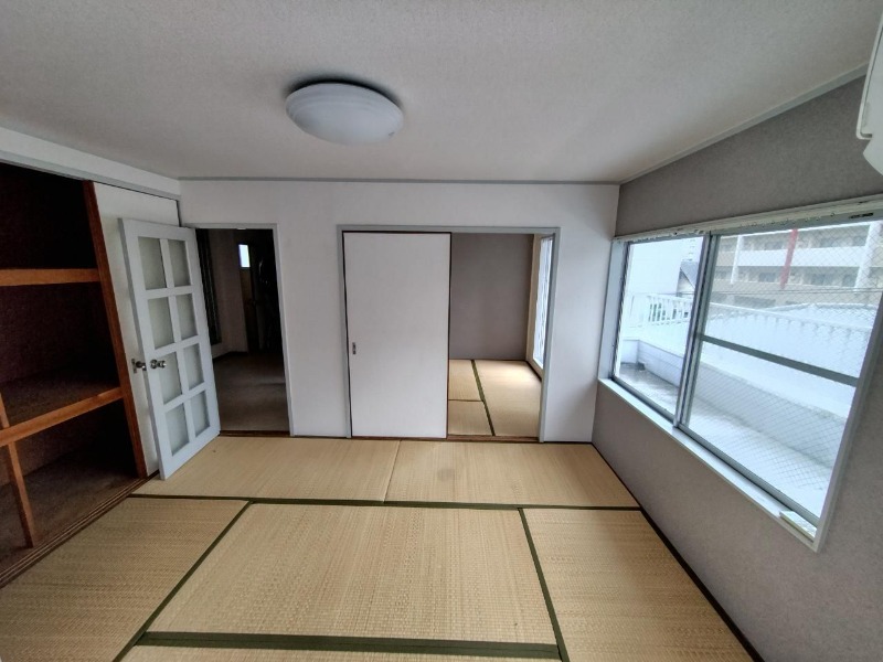 6帖の広々和室です