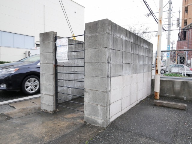 共用のゴミ置き場があります
