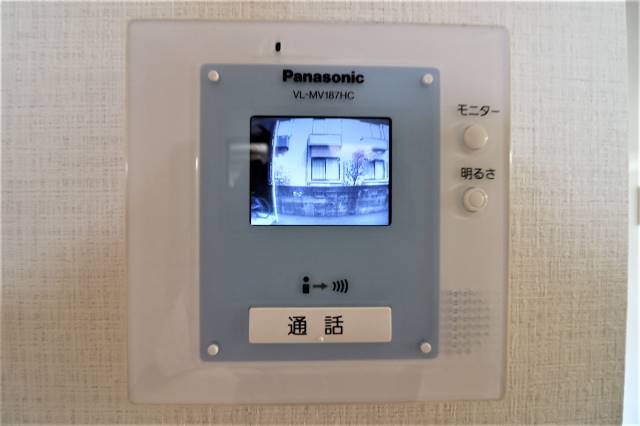 モニター付きインターホンで安心です。