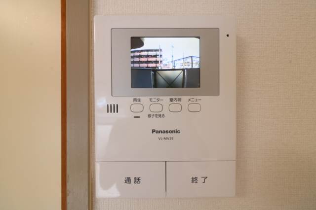 モニターホンで安心です。