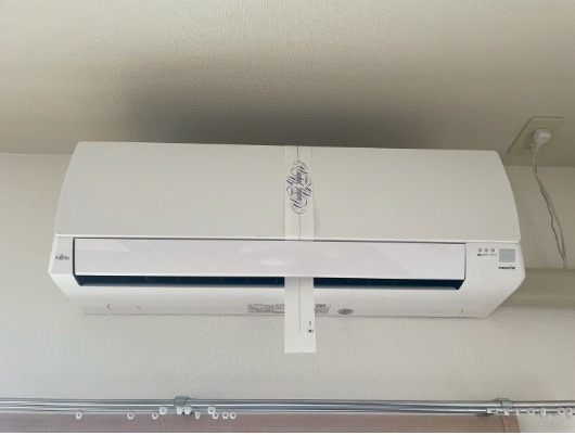 嬉しいエアコン付き。