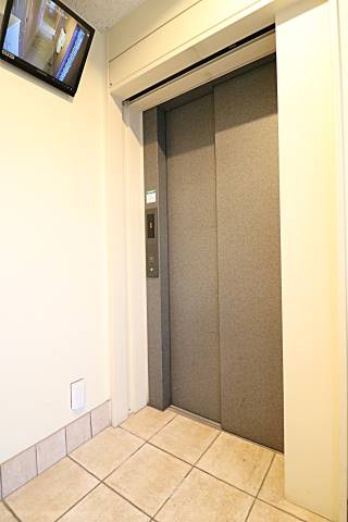 エレベーター完備です。