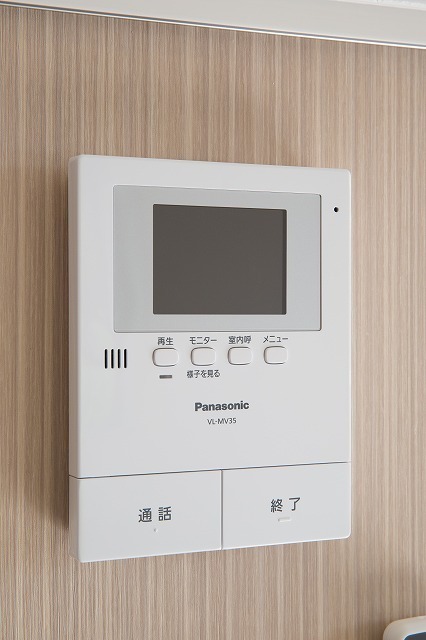 モニター付きインターホンで安心です