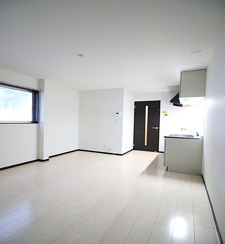 白基調の明るいお部屋です