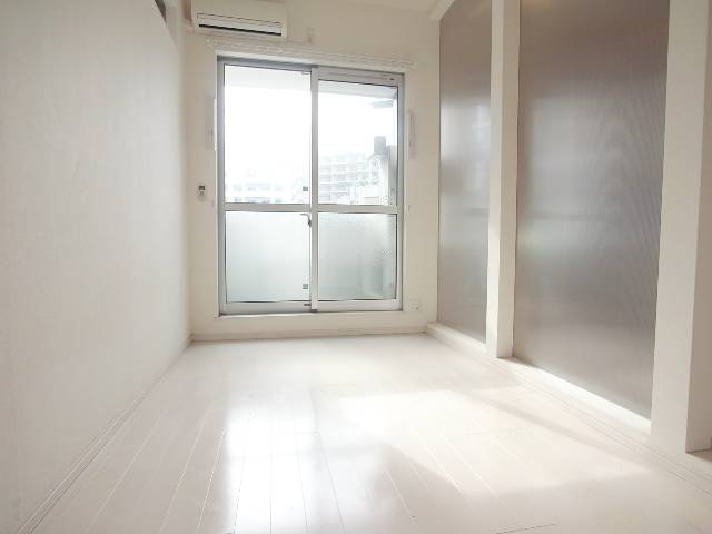 こちらは寝室にいかがでしょうか？？