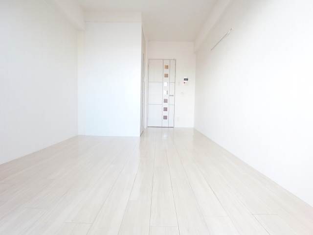 白を基調とした綺麗なリビングです