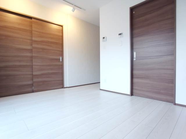 白を基調としたお部屋です