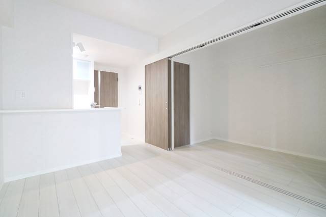 白を基調としたオシャレなお部屋です