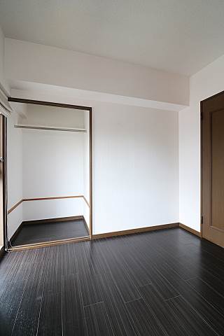 こちらもフローリングです