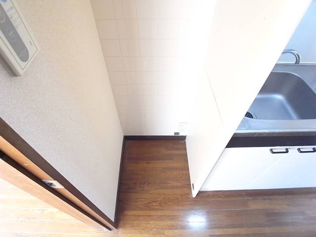 冷蔵庫はこちらへ置けます