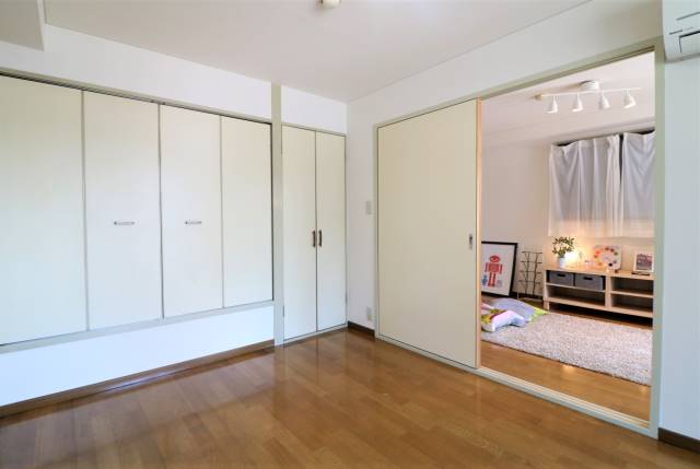 2部屋合わせて13帖御座います