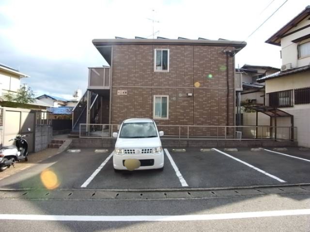 敷地内駐車場空きございます