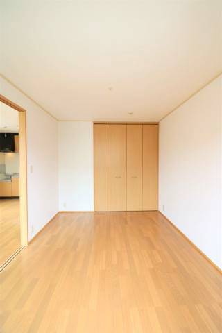 リビング横の洋室なので活用方法はさまざまです