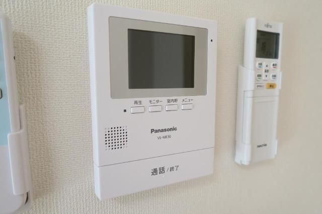 モニター付きインターホンで安心です