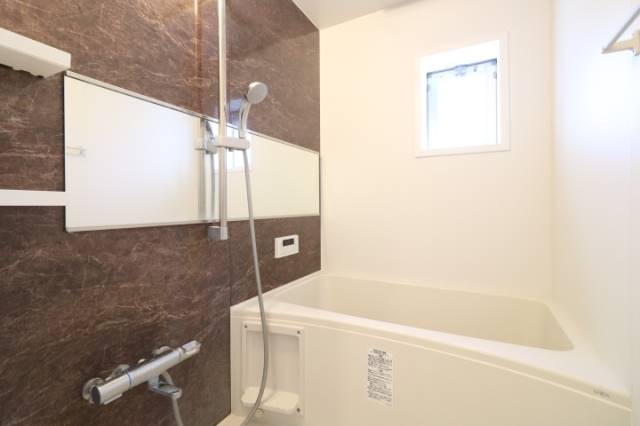 清潔感のあるバスルームです