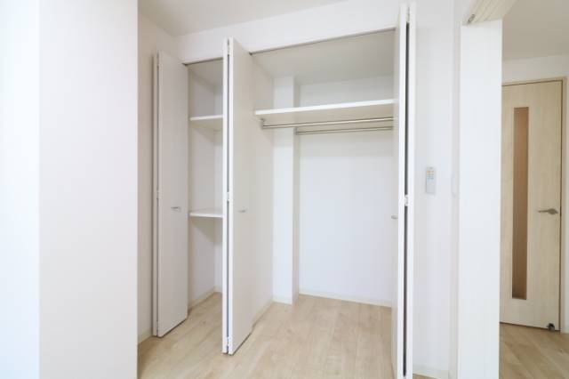 奥行きもあり棚もあるのでオシャレに収納出来ます