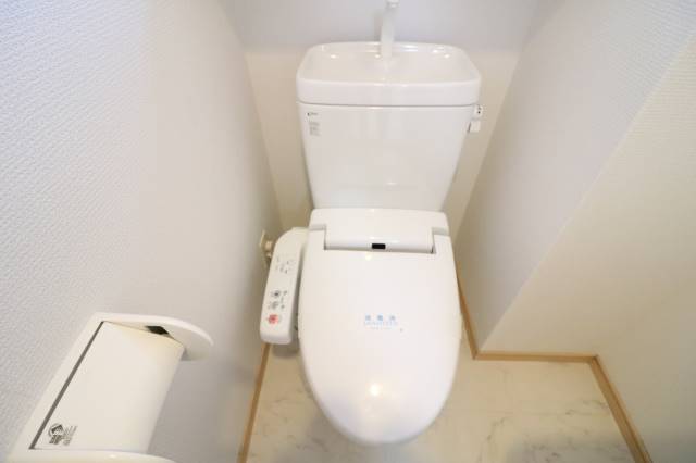 ウォシュレット付きで快適です