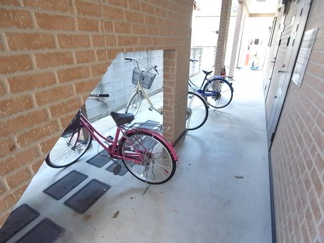 自転車も置けます