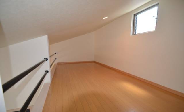 ロフトは寝室にも荷物置きにもできますよ