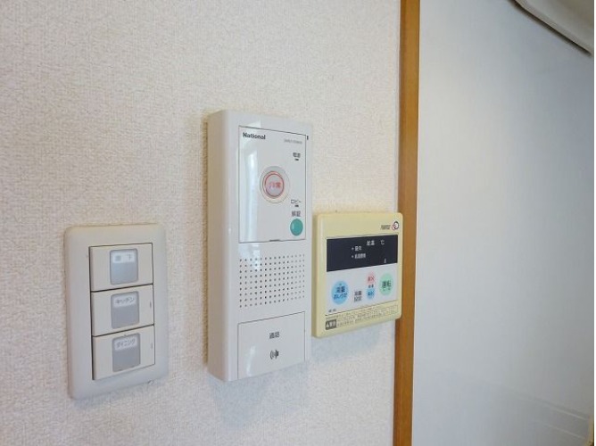 給湯のリモコンです
