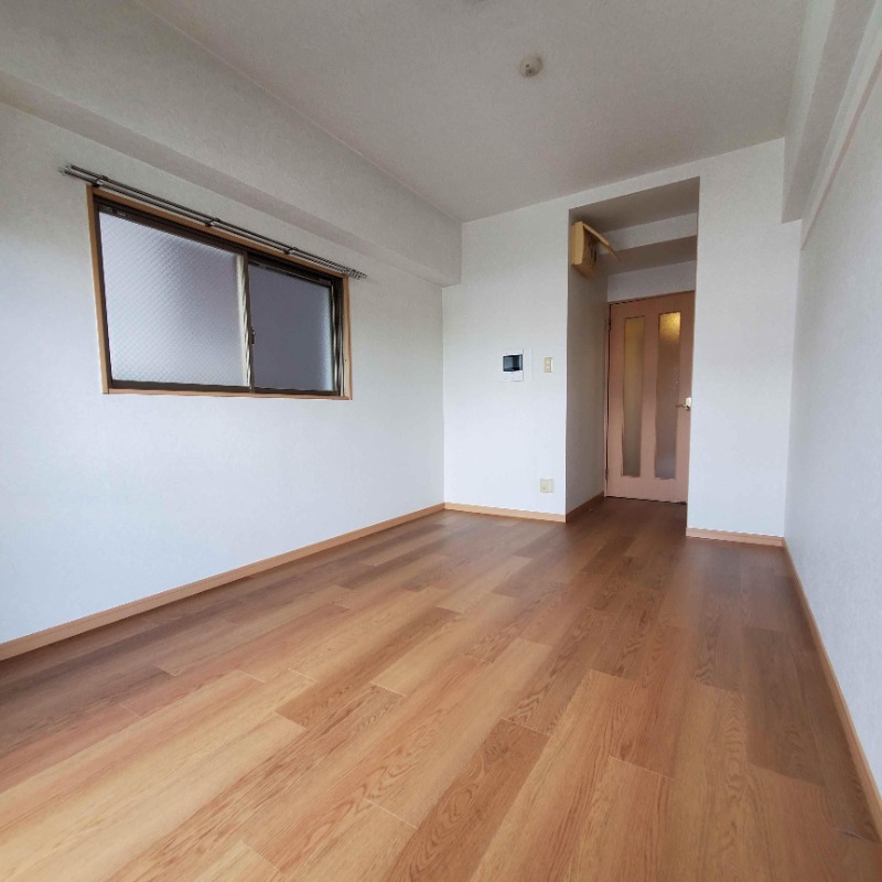 家具の配置がしやすいお部屋です