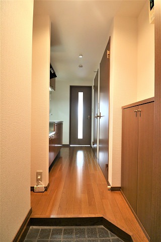 玄関からはこんな感じです。