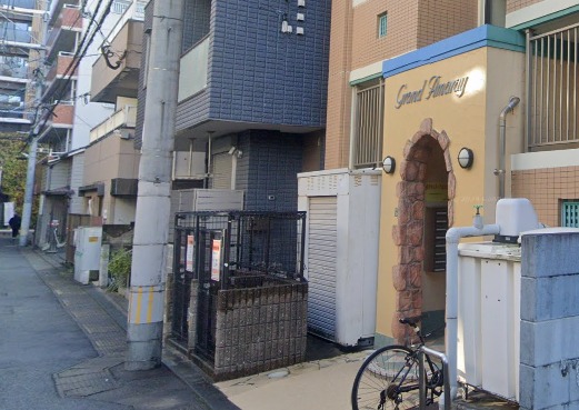 共用のゴミ置き場があります