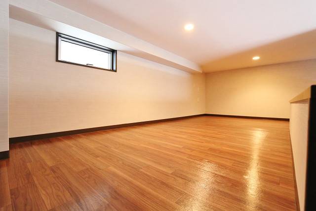 寝室としても収納としても活用できますね