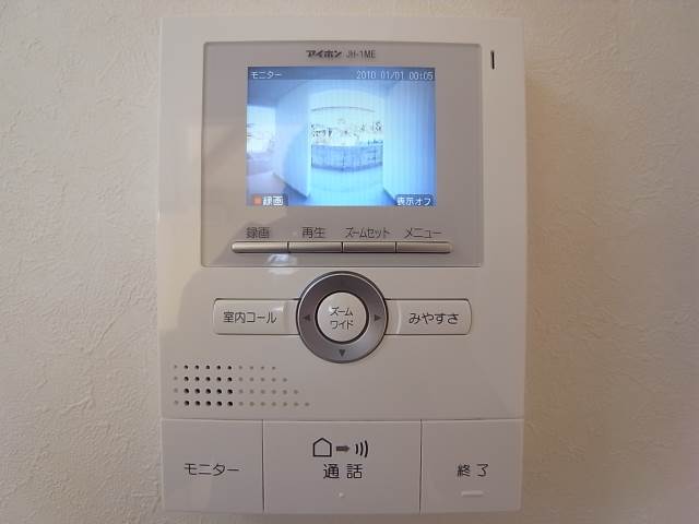 モニター付きインターホンで安心です