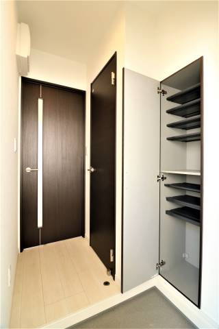 玄関収納もこんなに