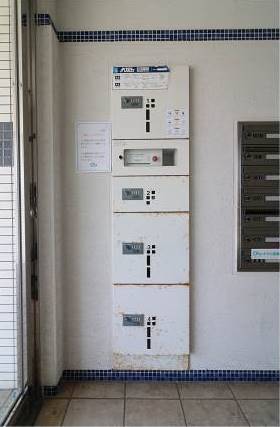 宅配ボックス完備で、忙しい時期も安心です