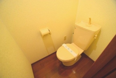 清潔感のあるトイレですね