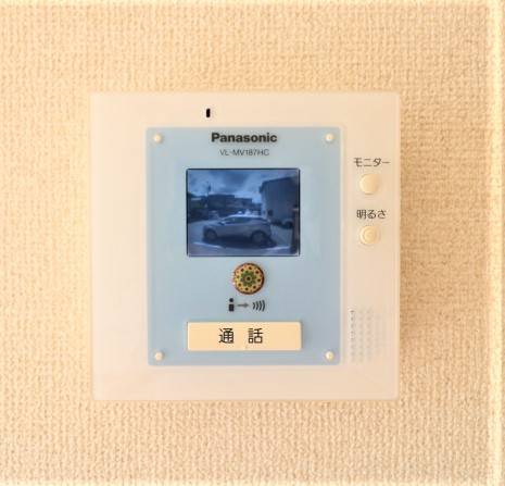 来訪者の顔が確認できるので安心ですね