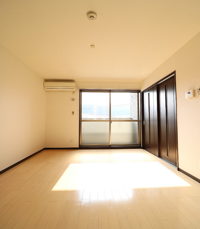 家具の配置がしやすいお部屋です