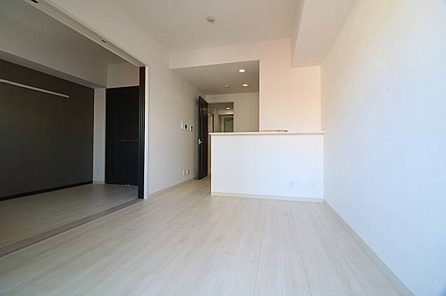 広々として落ち着いたお部屋です。