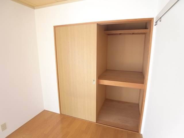 お洋服が多い方でも安心の収納力