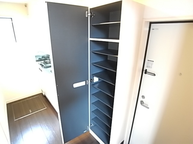 玄関収納もばっちりです。