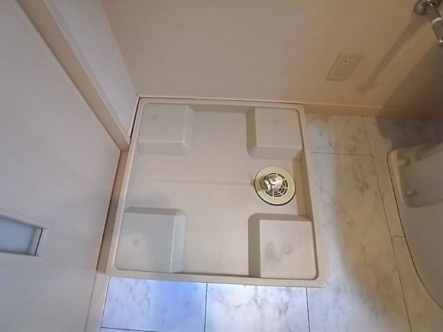 もちろん室内洗濯機置場です。