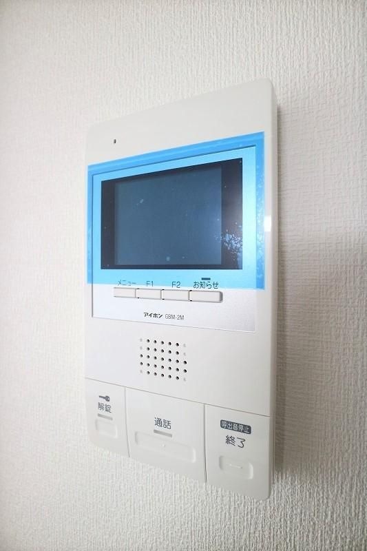 モニター付きインターホンで安心です