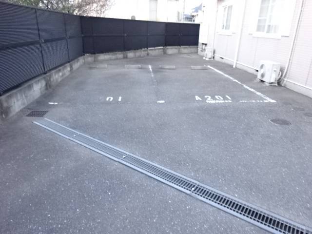 敷地内駐車場もありますね。