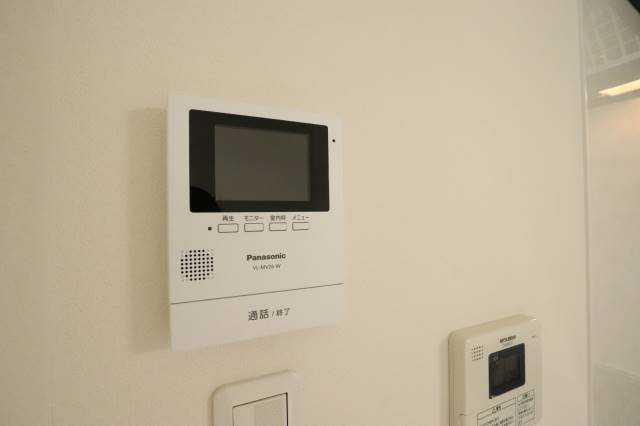 モニター付きインターホンで安心です