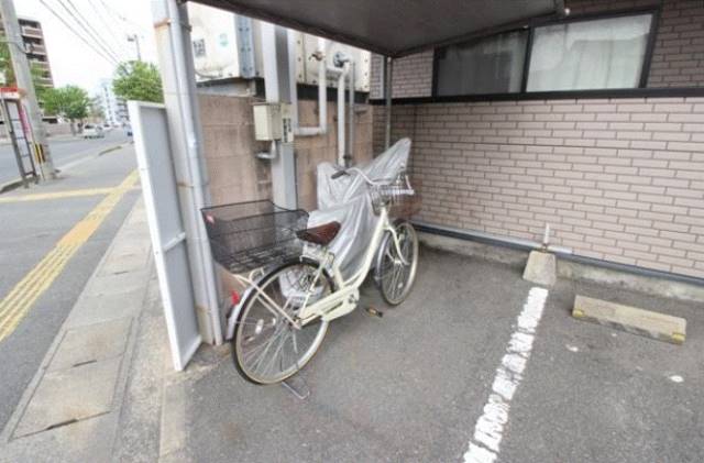 屋根付きで自転車も傷みません