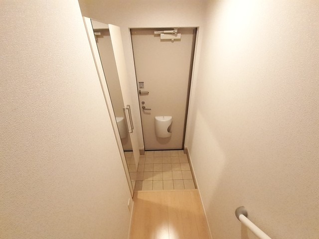 玄関はこんな感じです。