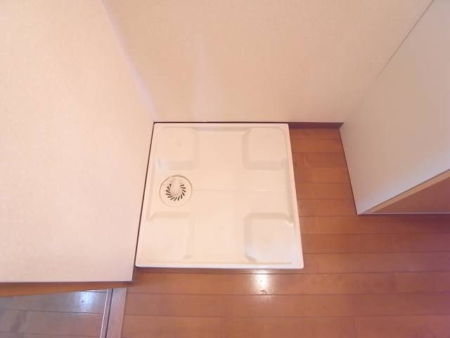 勿論室内洗濯機置き場です。