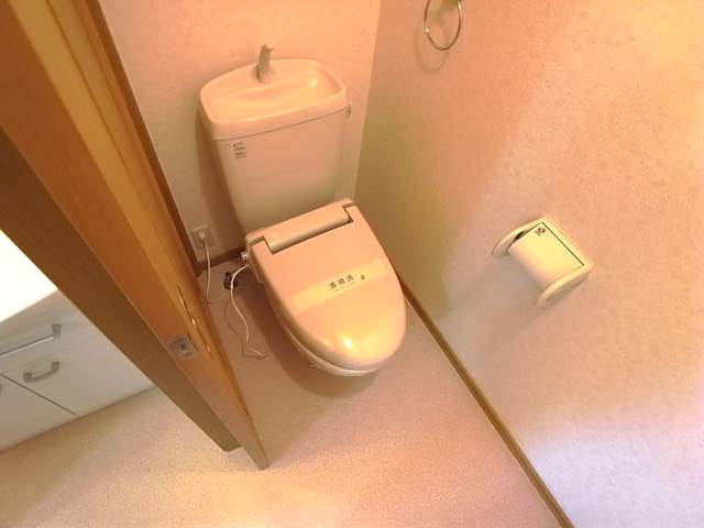 ウォシュレット完備。